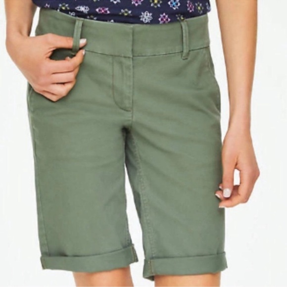 Ann Taylor LOFT Olive Green Cotton Blend Bermuda Cuffed Shorts 4 - Picture 2 of 8
